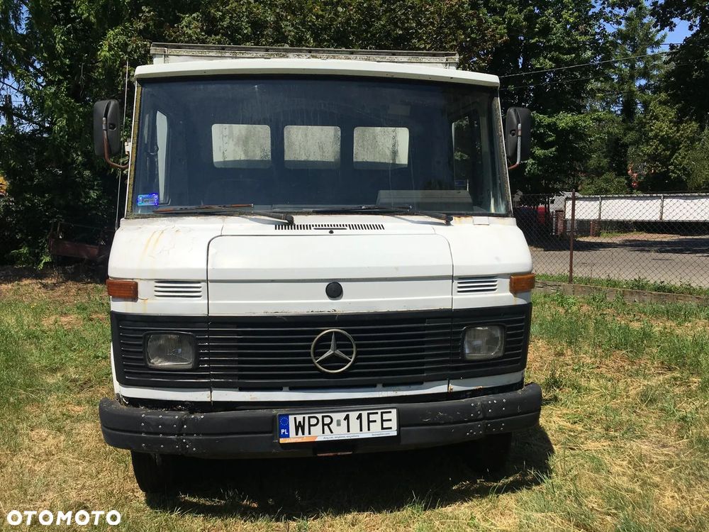 Mercedes-Benz 407D - 12