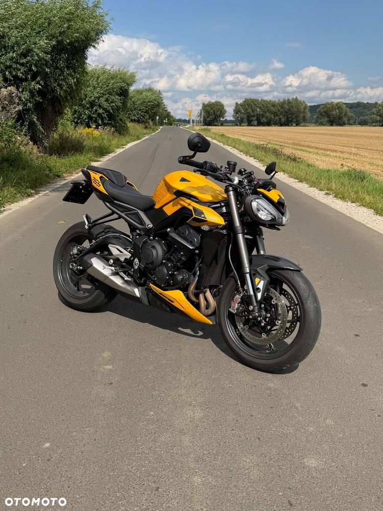 Triumph Street Triple - 1