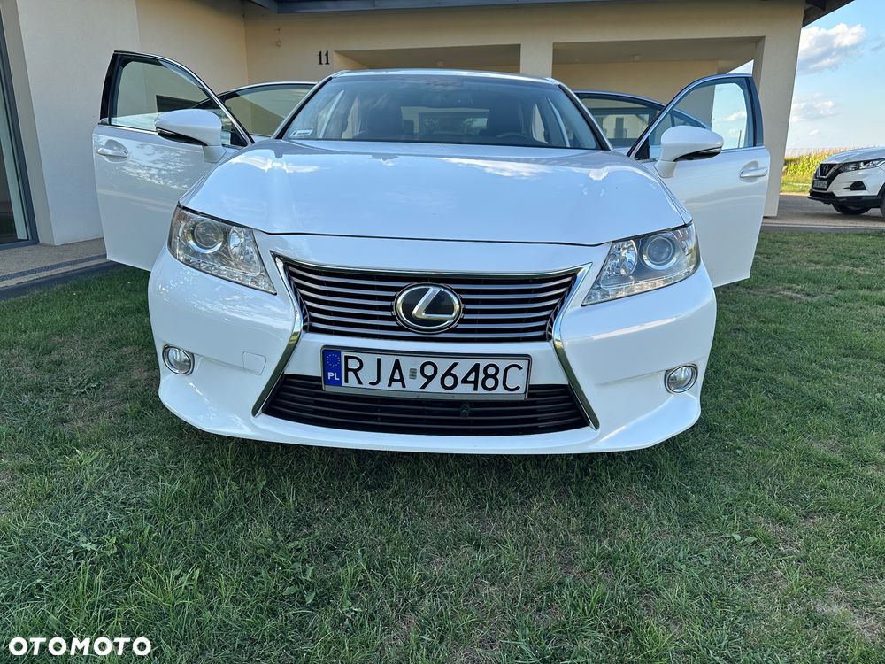 Lexus ES - 5