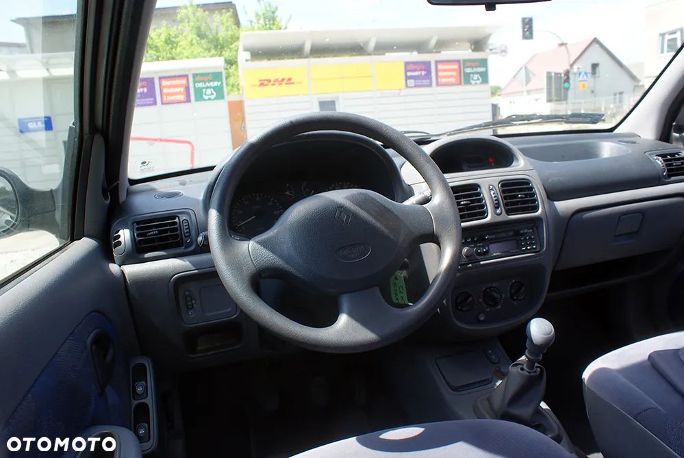 Renault Clio 1.4 RT - 10