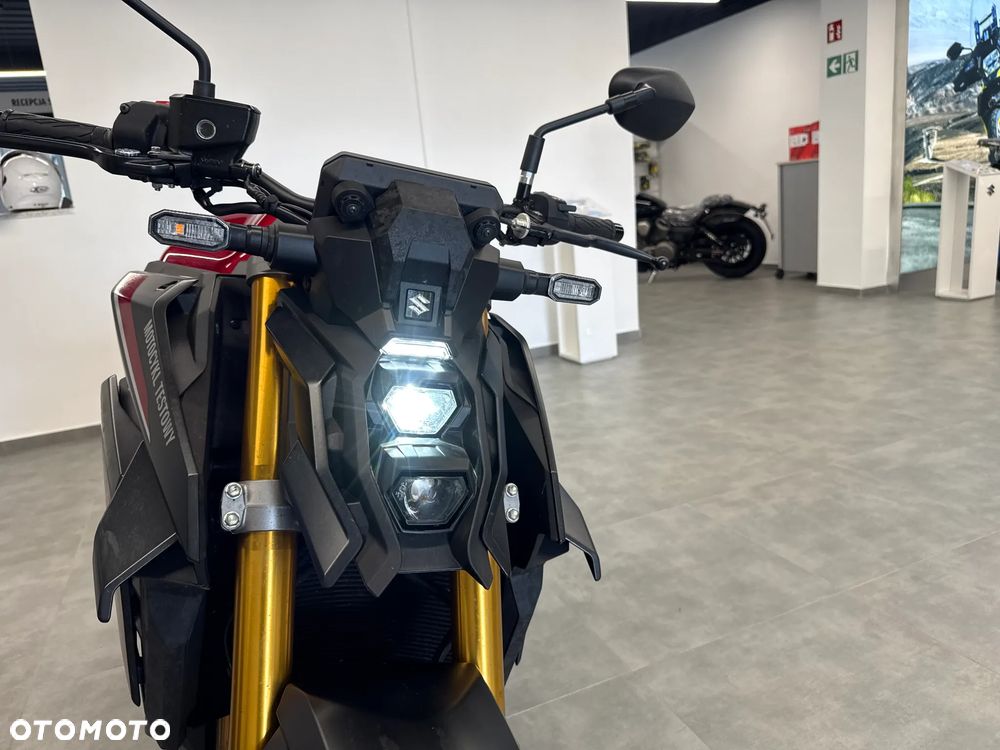 Suzuki GSX 1000 - 4