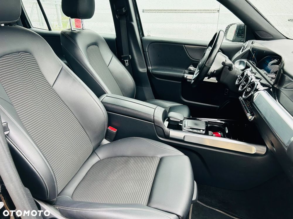 Mercedes-Benz GLB - 17