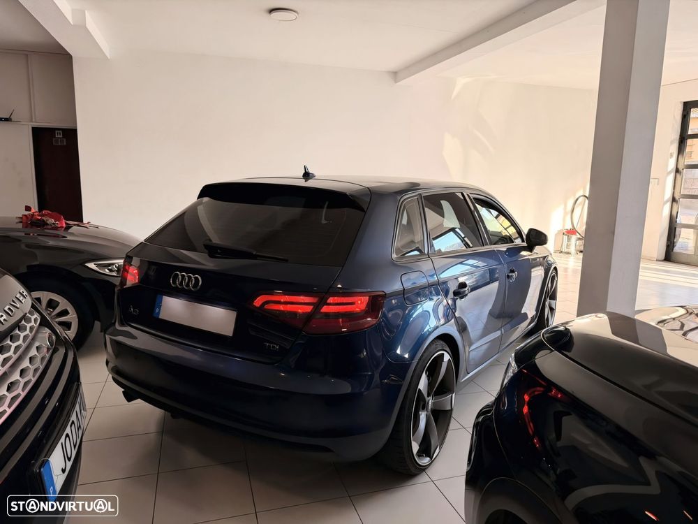 Audi A3 Sportback 1.6 TDI Advance Ultra - 3