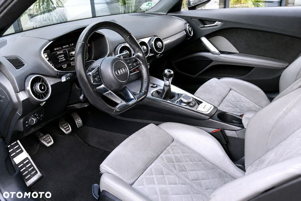 Audi TT Coupé - 19