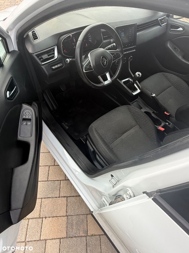 Renault Clio - 10