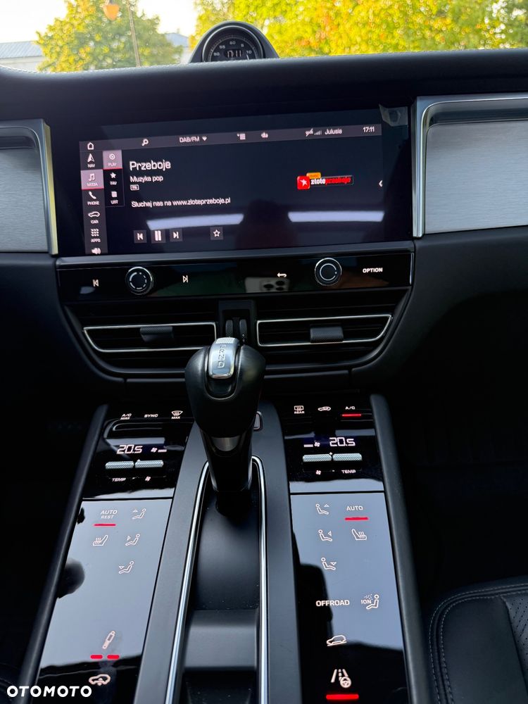 Porsche Macan T - 10