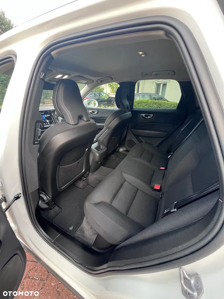 Volvo XC 60 B4 B Momentum Pro - 6