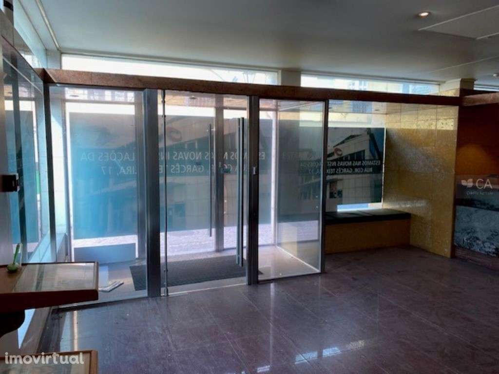 Fracção destinada a comércio - Grande imagem: 3/8