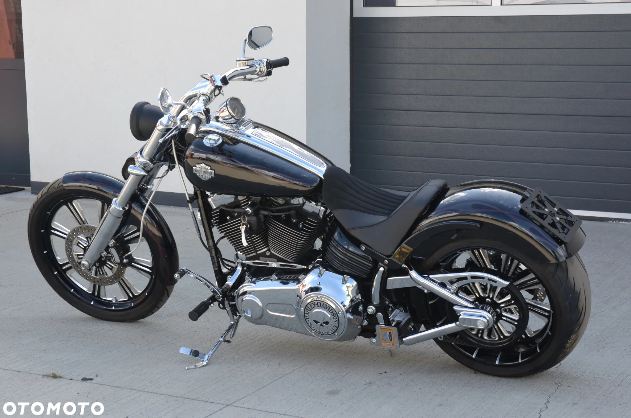 Harley-Davidson Softail Breakout - 3
