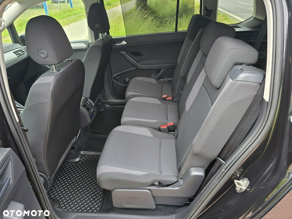 Volkswagen Touran - 19