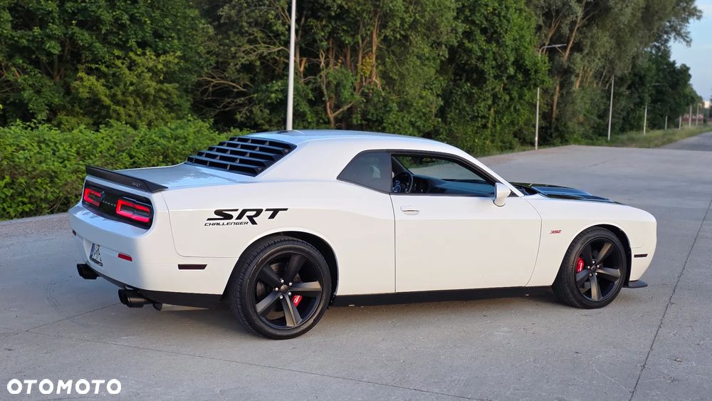 Dodge Challenger - 41