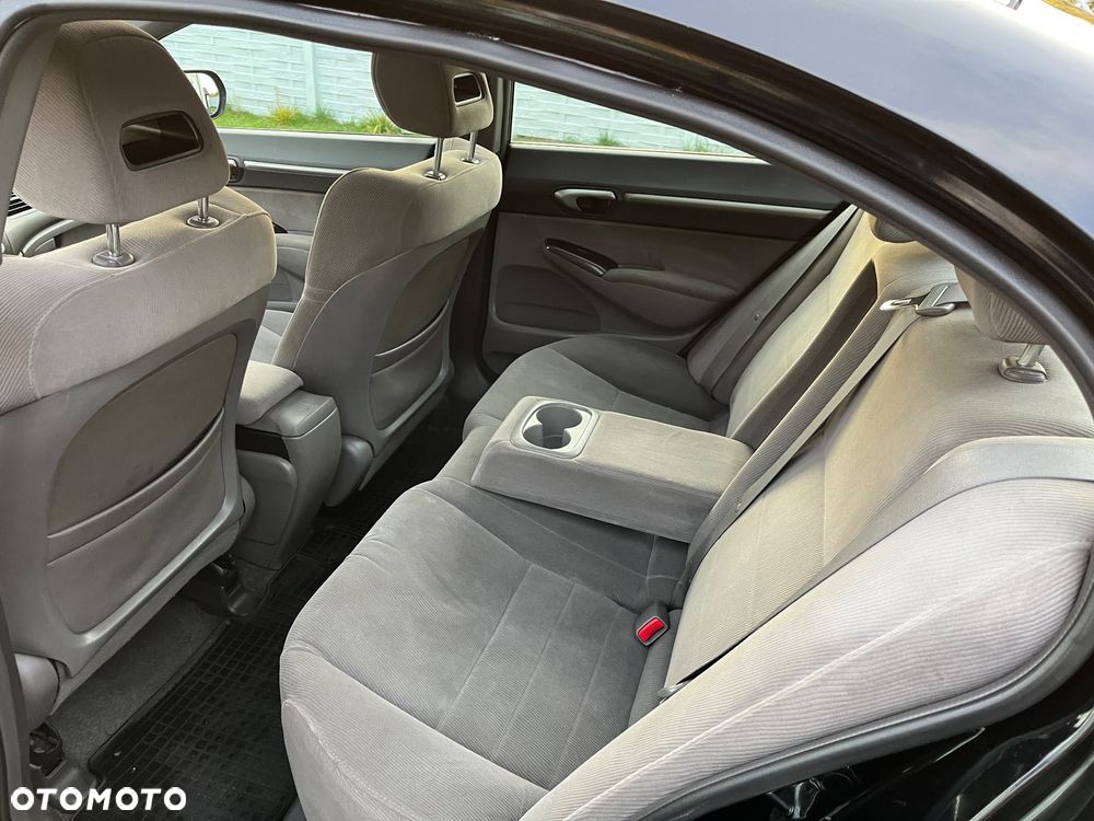 Honda Civic 1.8 Executive - 25