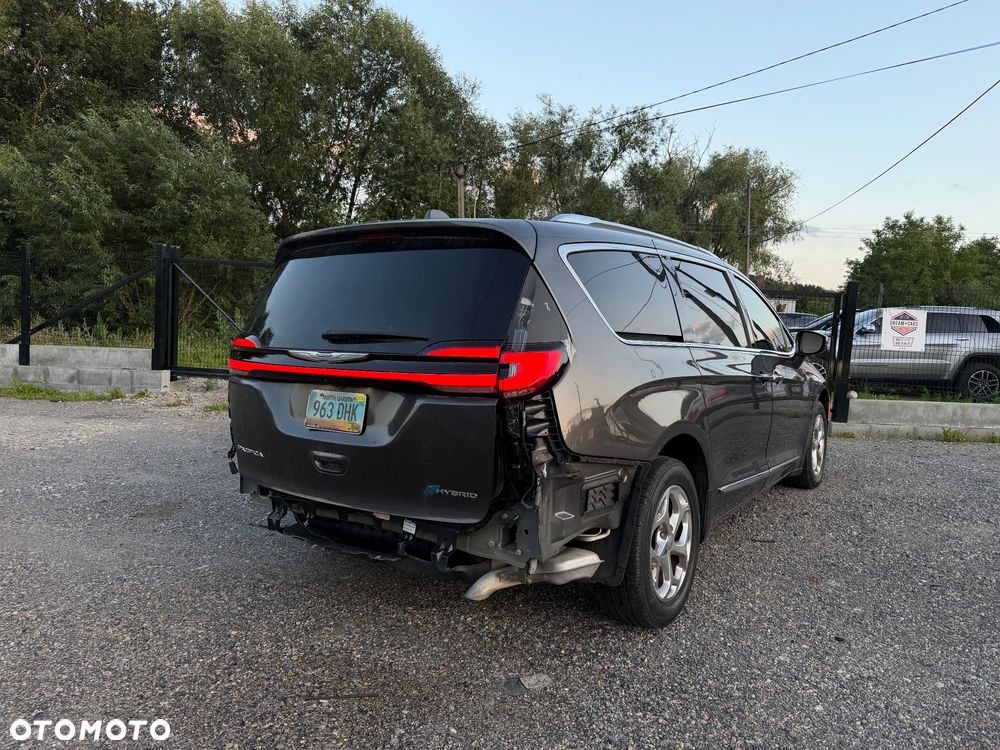 Chrysler Pacifica - 4
