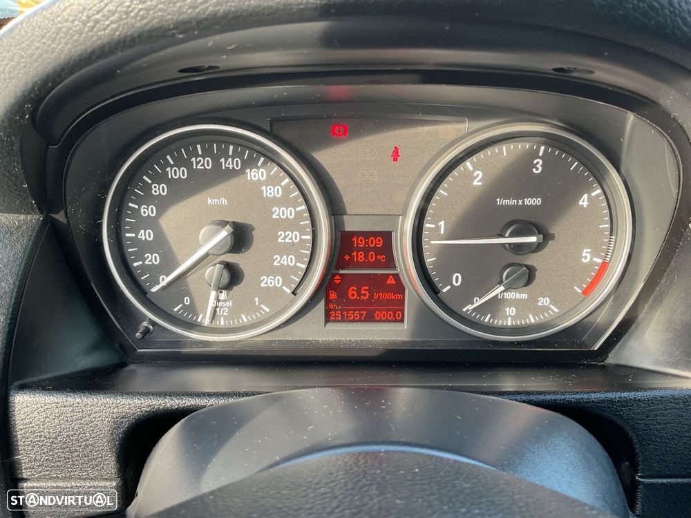 BMW X1 18 d sDrive - 23