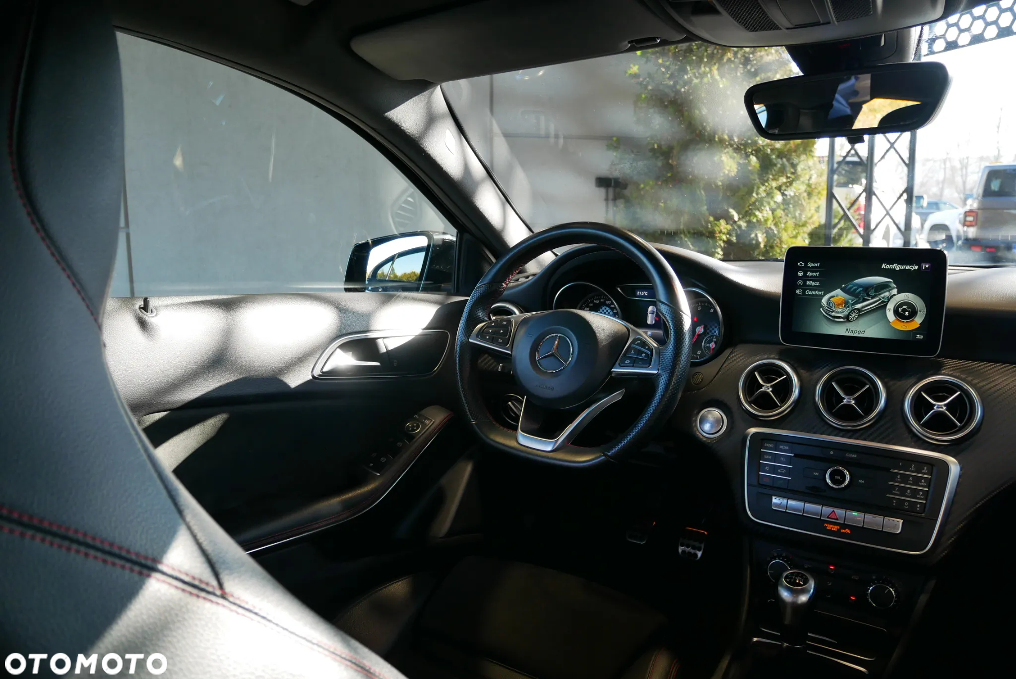 Mercedes-Benz Klasa A 180 AMG Line - 19