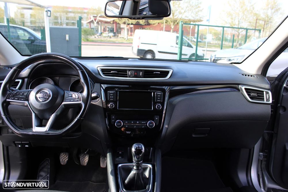 Nissan Qashqai 1.5 dCi N-Connecta J18 - 10