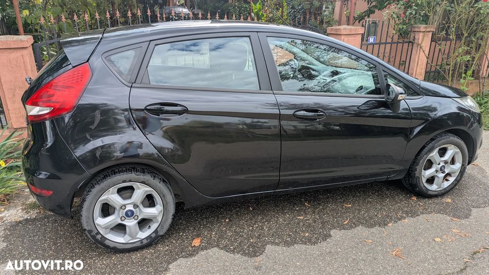 Ford Fiesta 1.25i Ambiente - 2