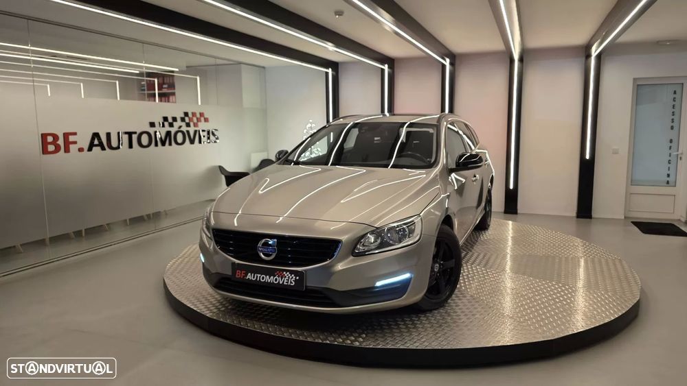 Volvo V60 1.6 D2 Momentum Eco - 12