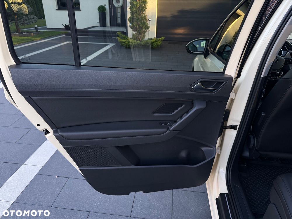 Volkswagen Touran 2.0 TDI SCR DSG Trendline - 22