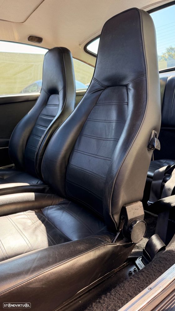 Porsche 911 Série F - 30