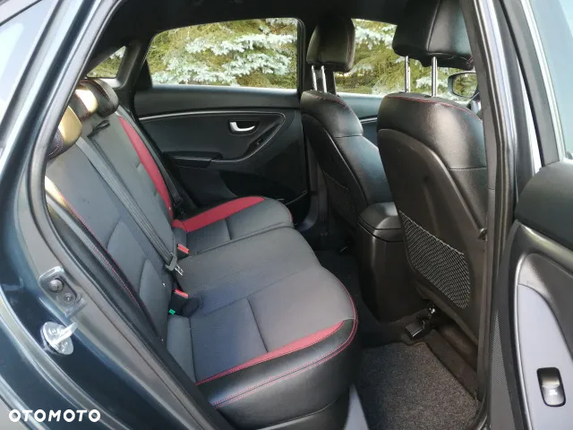 Hyundai i30 1.6 GDI Turbo Luxury - 8