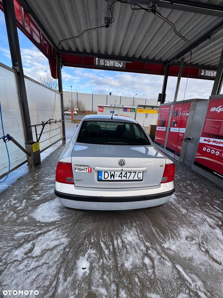 Volkswagen Passat 1.8 - 13