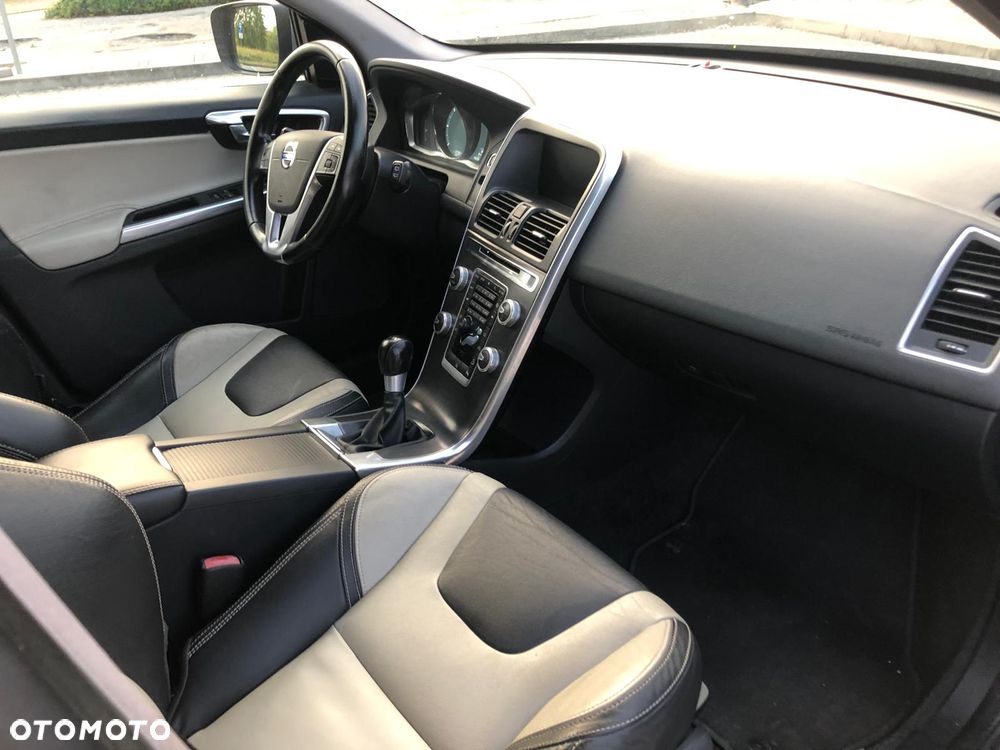 Volvo XC 60 D4 AWD Summum - 10
