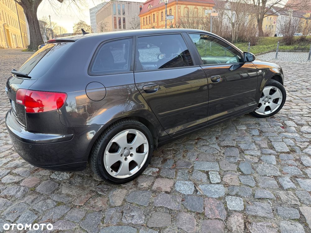 Audi A3 Sportback - 4