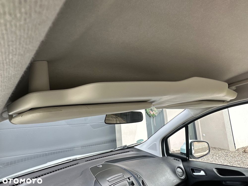 Ford Tourneo Courier 1.5 TDCi S&S Ambiente - 37