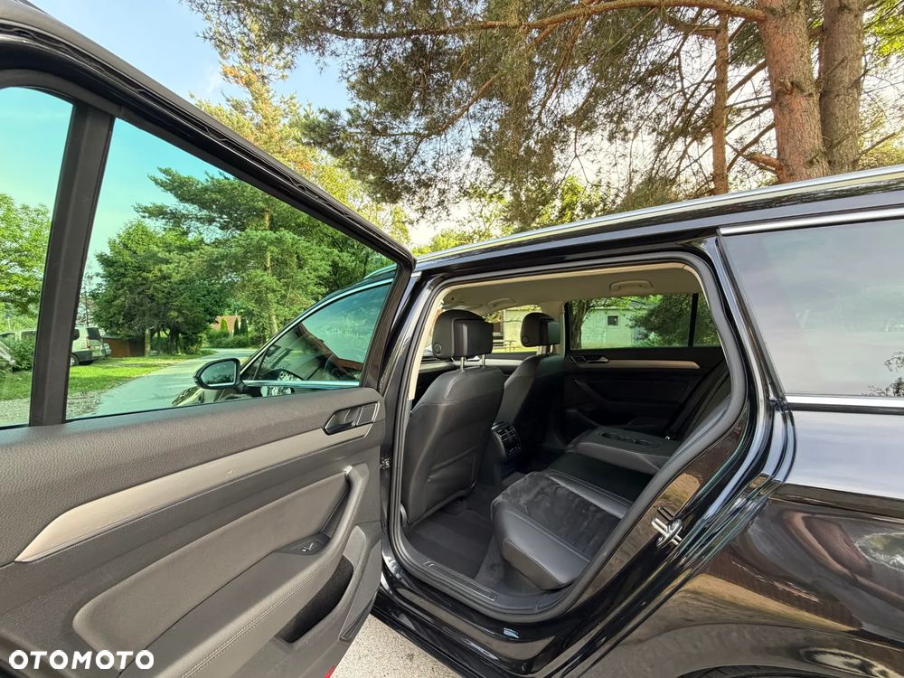 Volkswagen Passat Variant 1.6 TDI SCR DSG - 20