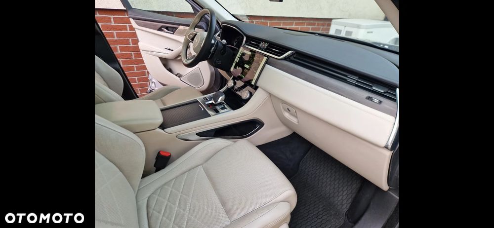 Jaguar F-Pace - 13