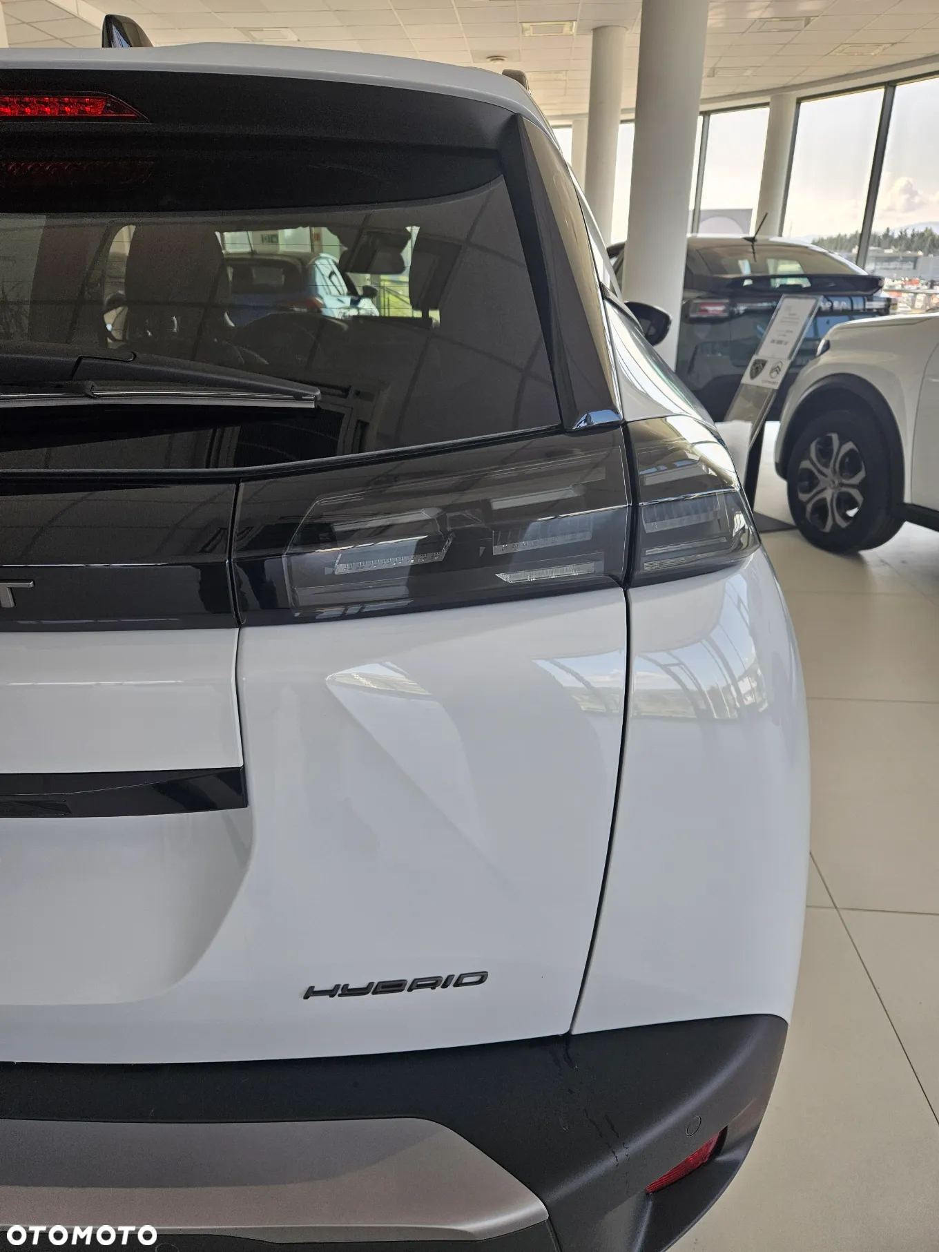 Peugeot 2008 PureTech mHEV Allure e-DCS6 - 4