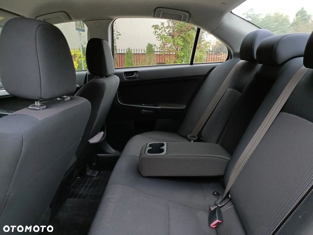 Mitsubishi Lancer - 18