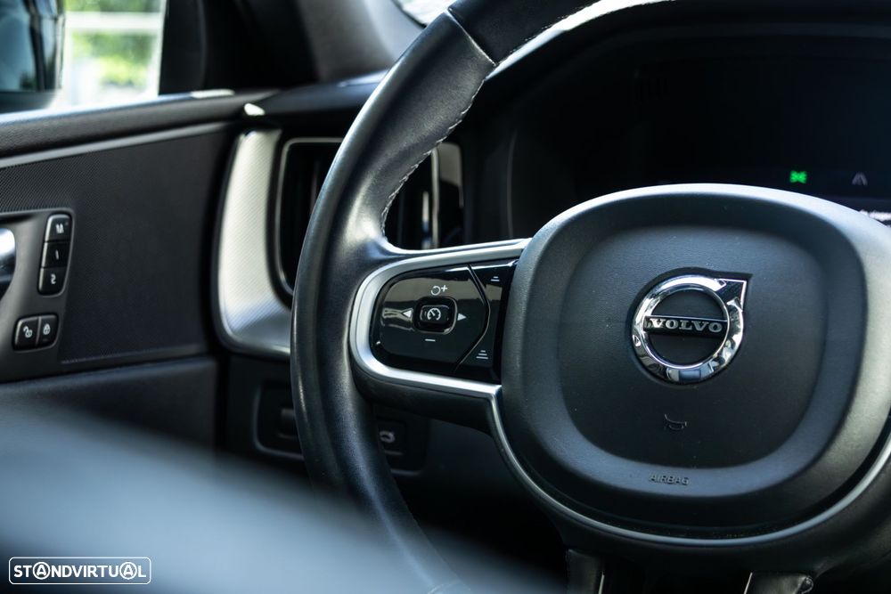 Volvo XC 60 2.0 B4 R-Design Geartronic - 20