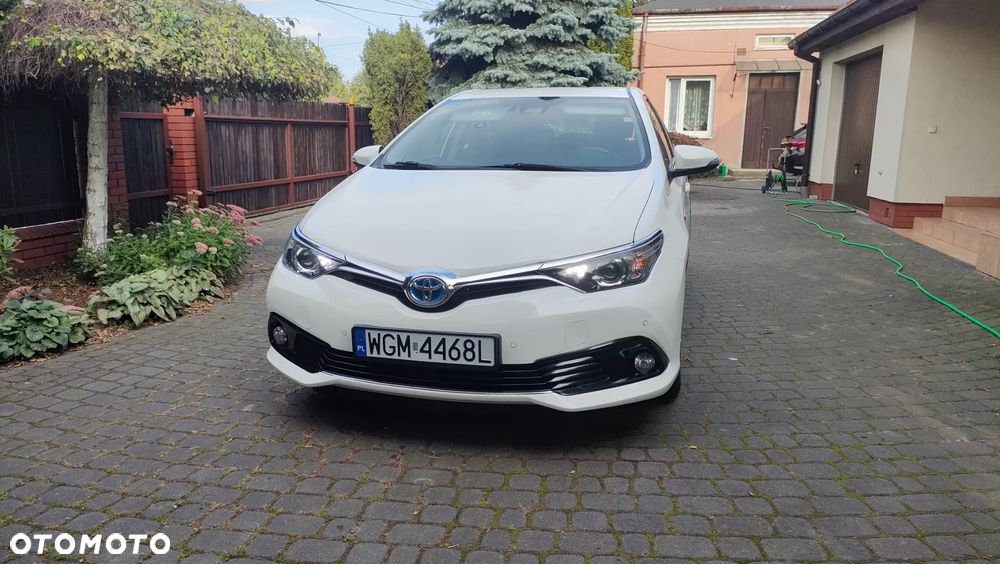 Toyota Auris Hybrid 135 Premium - 2
