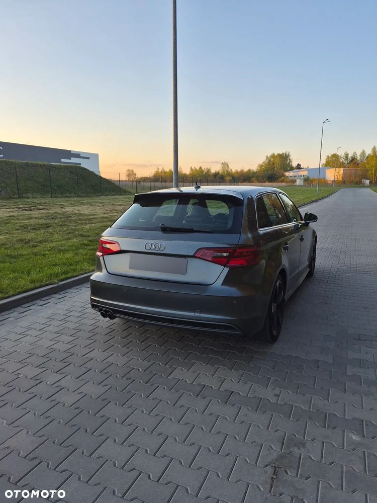 Audi A3 Sportback 2.0 TDI (clean diesel) S tronic S line Sportpaket - 8