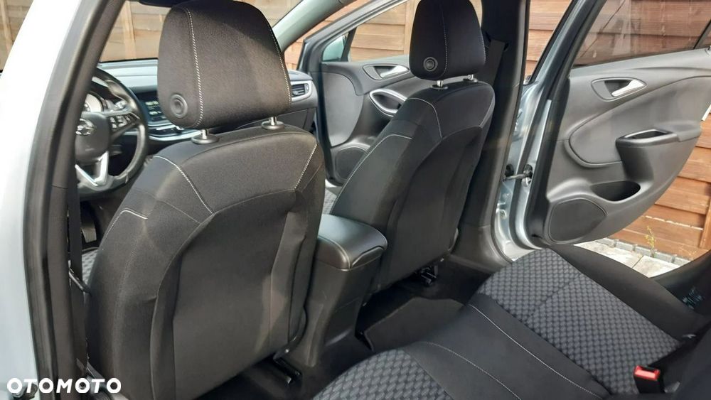 Opel Astra 1.4 Turbo Edition - 24