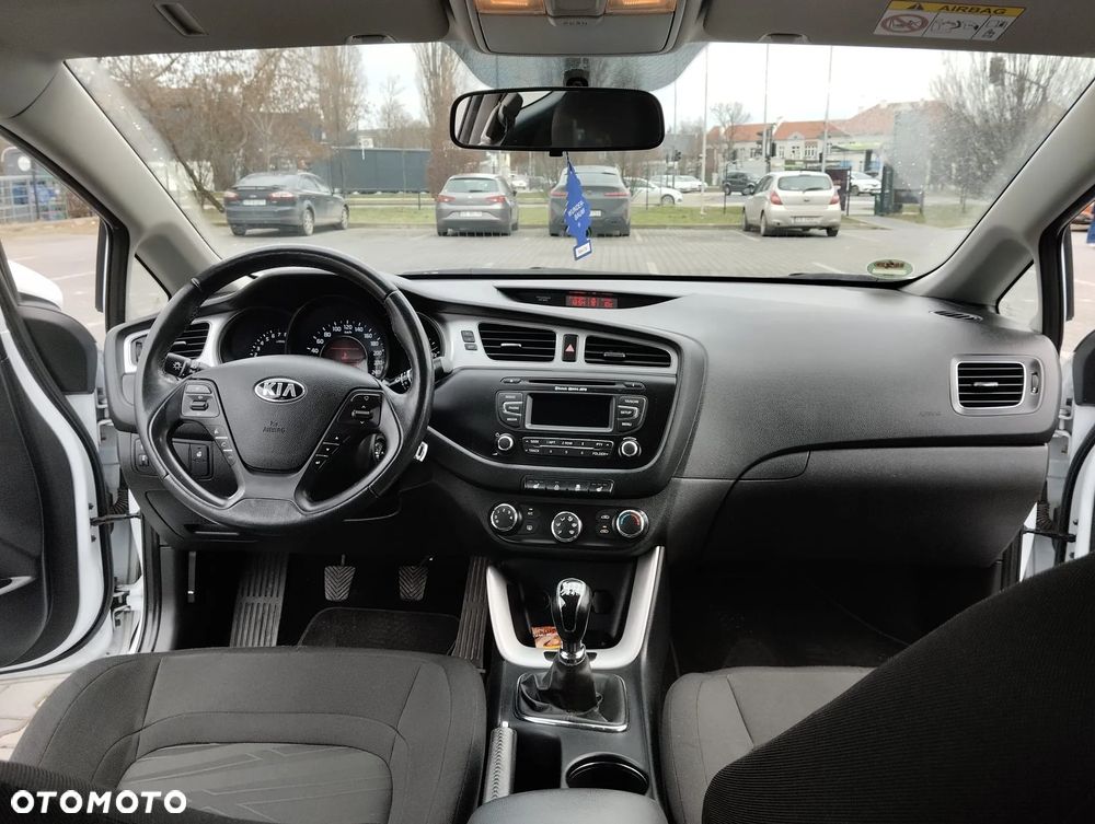 Kia Ceed 1.6 GDI L - 6