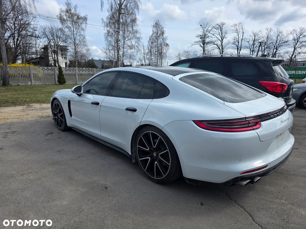 Porsche Panamera 4S Executive - 5
