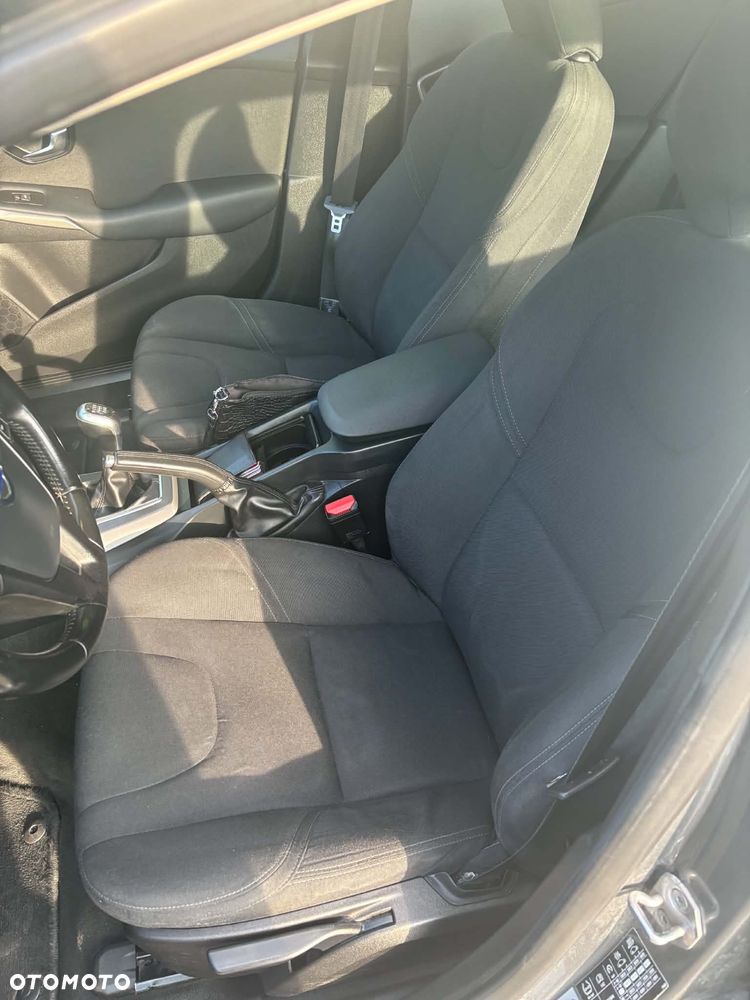 Volvo V40 D2 Momentum - 8
