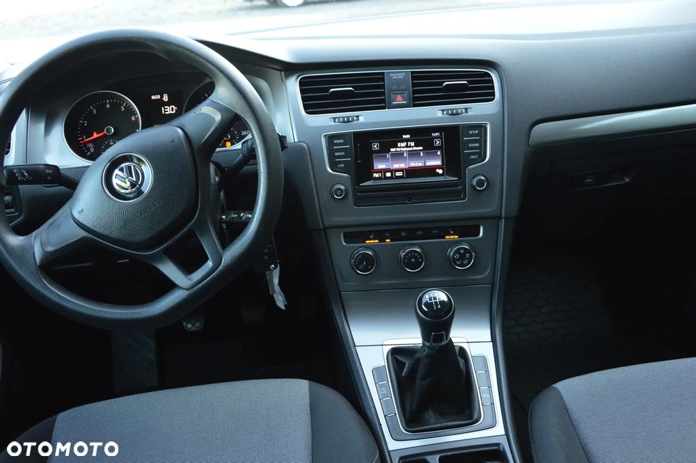 Volkswagen Golf - 25