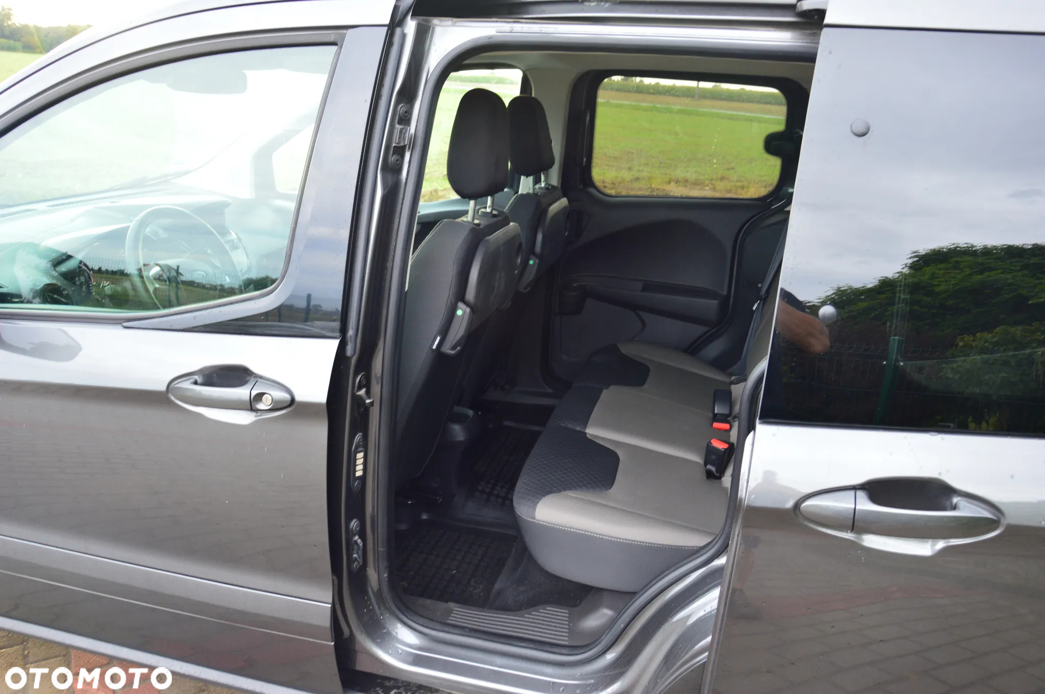 Ford Tourneo Courier 1.5 TDCi Titanium - 13