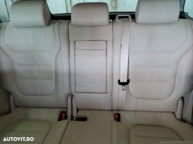 Volkswagen Touareg - 10