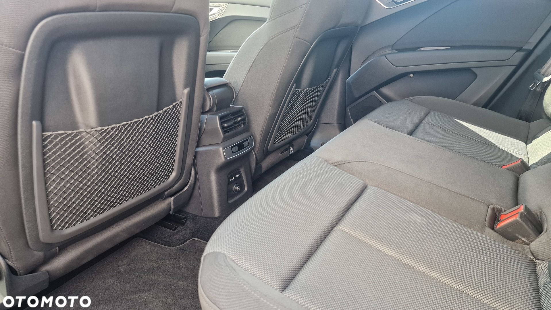 Audi Q4 - 14