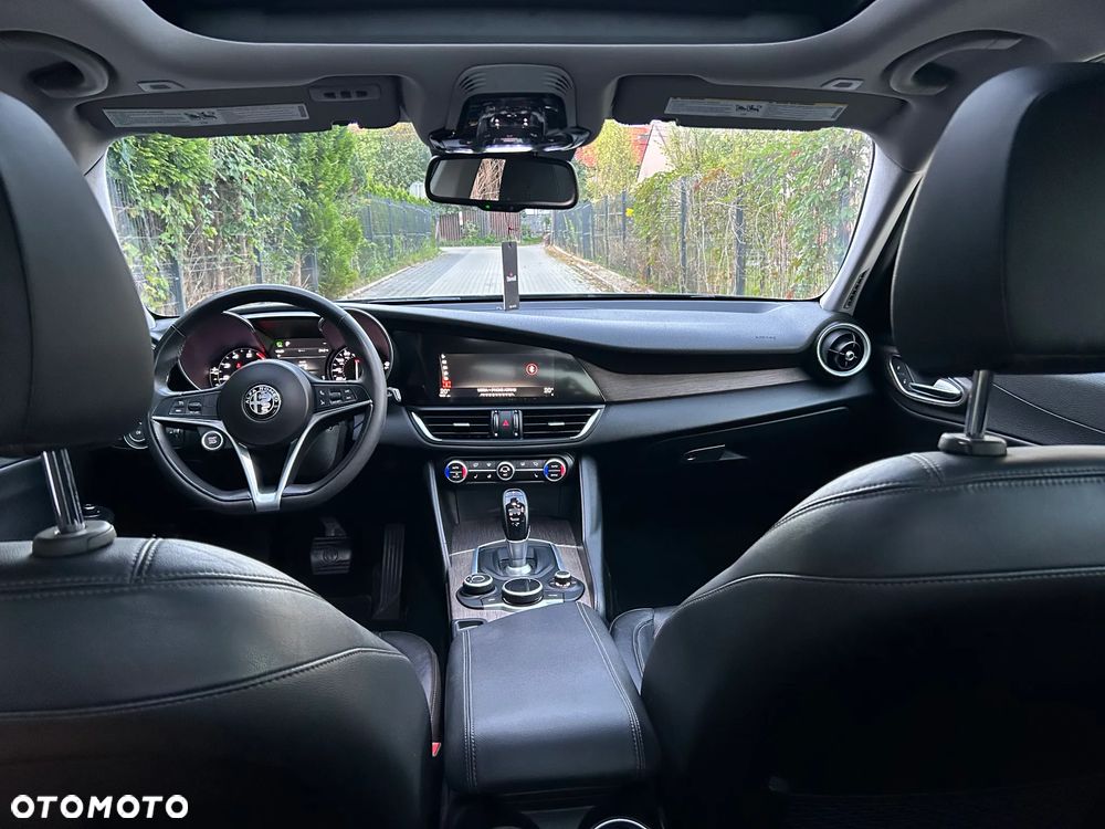 Alfa Romeo Giulia - 14