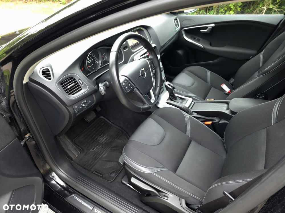 Volvo V40 D3 Drive-E Momentum - 9
