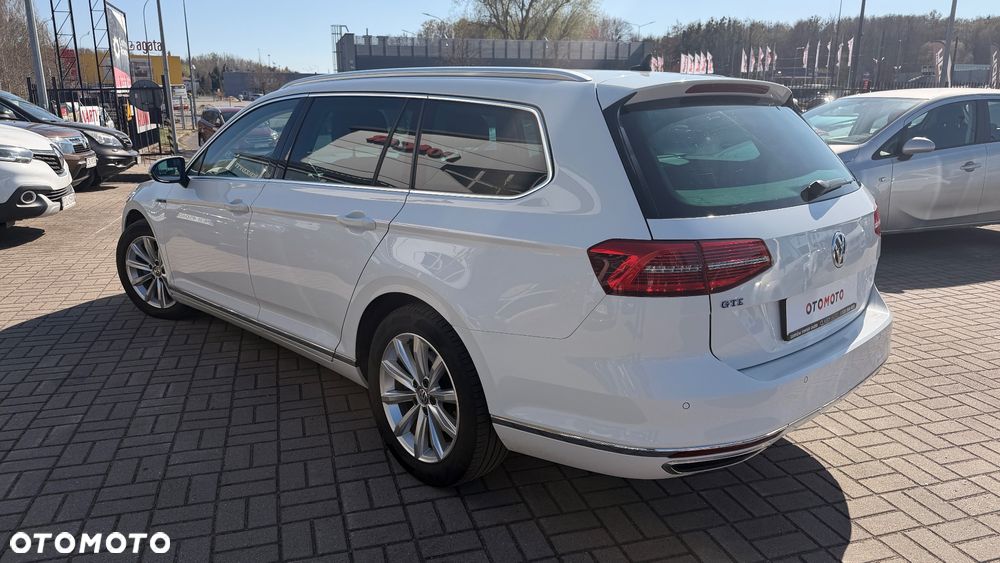 Volkswagen Passat - 28
