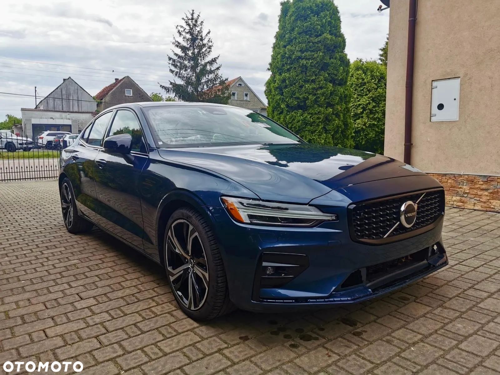 Volvo S60 B5 B AWD Plus Dark - 1
