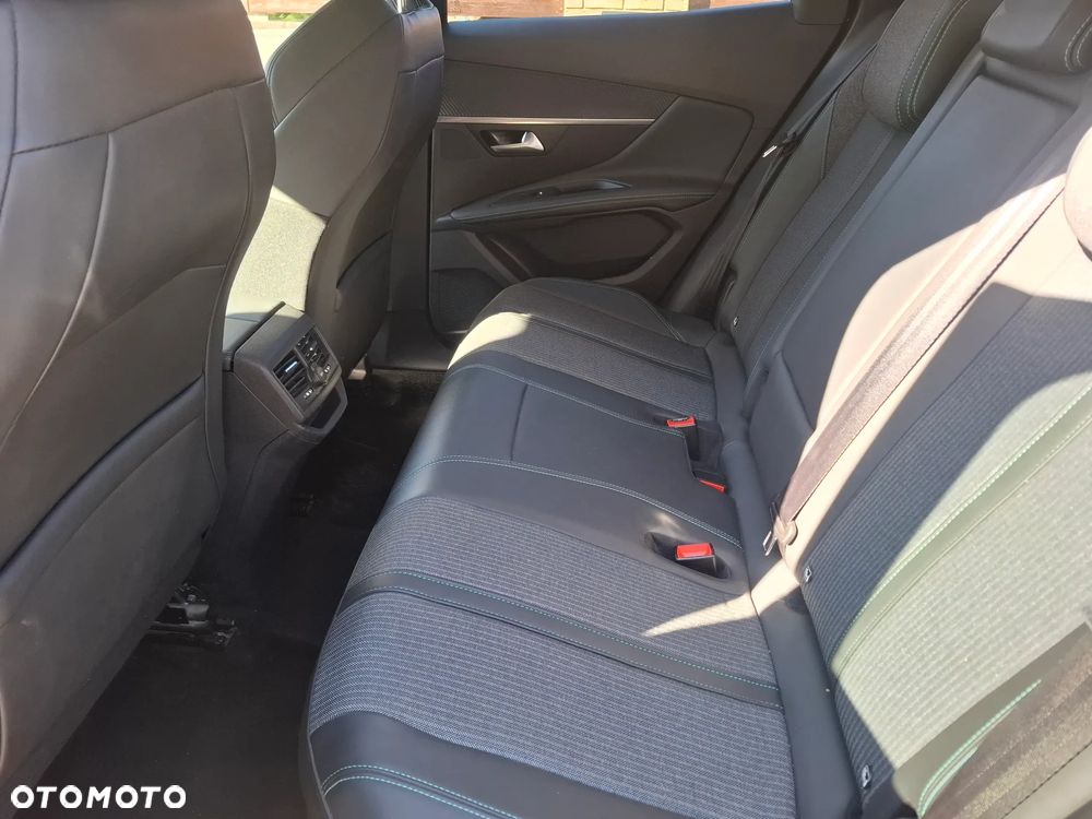 Peugeot 3008 1.6 PureTech Hybrid PHEV Allure Pack S&S EAT8 - 9