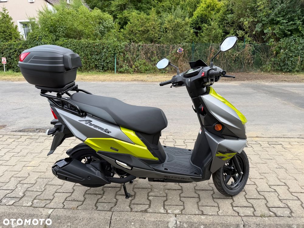 Suzuki Avenis - 5
